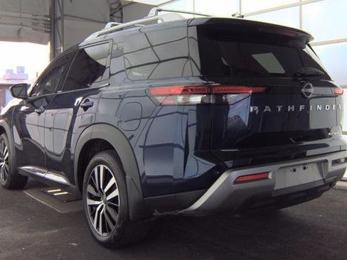 Used 2024 Nissan Pathfinder Platinum w/ Lighting Package (N92) image 5