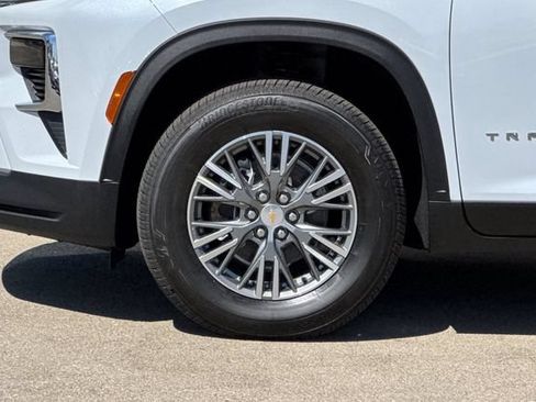 New 2026 Chevrolet Traverse LT w/ Driver Confidence Package FWD image 39