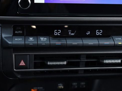 Used 2025 Toyota Camry LE image 18