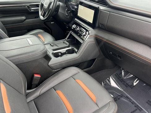 Used 2024 GMC Sierra 2500 AT4 w/ AT4 Premium Plus Package AWD/4WD image 15