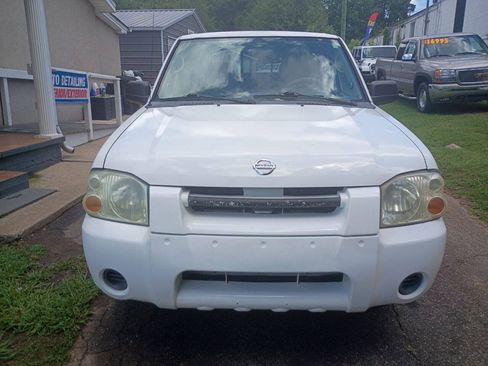 Used 2004 Nissan Frontier XE w/ (VTP) Value Truck Pkg RWD image 3