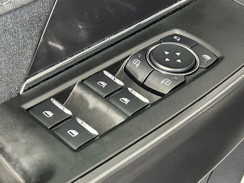 Used 2025 Ford F150 Lariat w/ Equipment Group 502A High AWD/4WD image 39