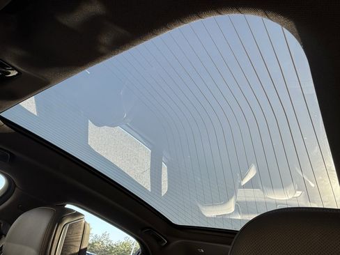 Used 2025 BMW i7 eDrive50 image 23