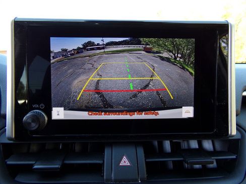 Used 2024 Toyota RAV4 XLE w/ Convenience Package image 32