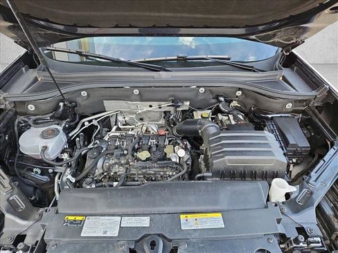 Used 2025 Volkswagen Atlas SE image 23