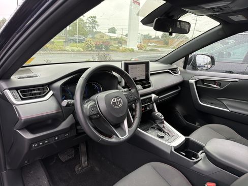 Used 2023 Toyota RAV4 SE w/ Weather & Moonroof Package AWD/4WD image 9