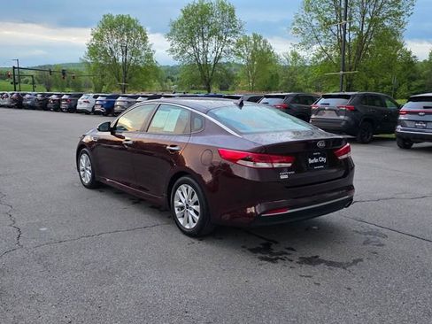 Used 2018 Kia Optima LX w/ 17" Alloy Wheels Package FWD image 6