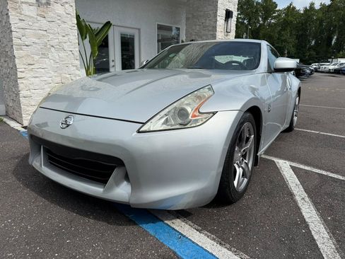Used 2009 Nissan 370Z Touring w/ Aerodynamics Pkg RWD image 8