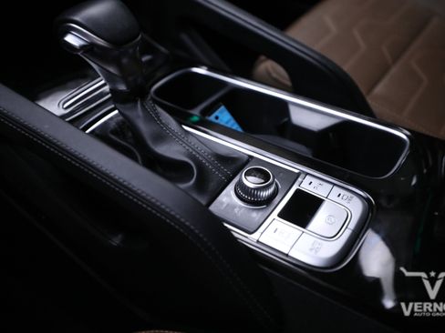 Used 2022 Kia Telluride SX w/ SX Prestige Package image 17