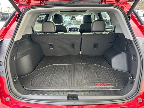 Used 2023 GMC Terrain SLT w/ Tech Package image 19