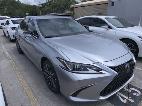 Used 2025 Lexus ES 350 w/ Premium Package FWD image 1