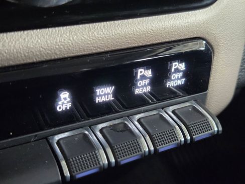 Certified 2022 RAM 1500 Laramie AWD/4WD image 11