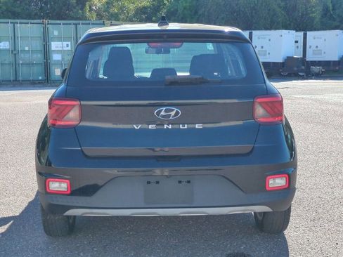 Used 2021 Hyundai Venue SE image 6