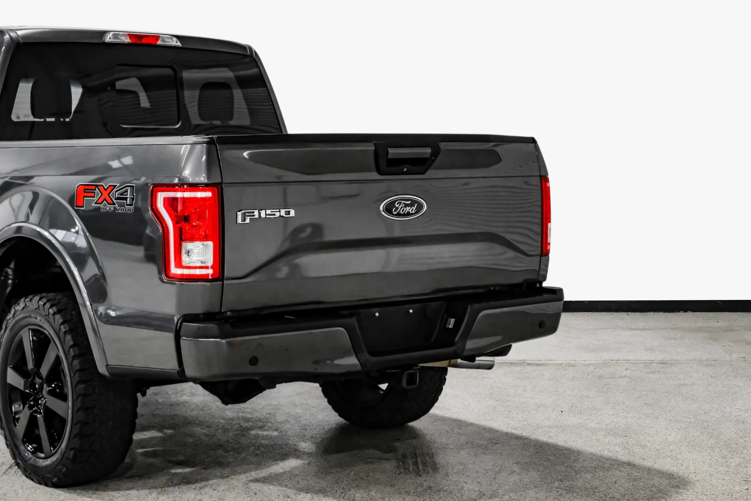 Used 2017 Ford F150 XLT w/ Equipment Group 302A Luxury AWD/4WD image 15