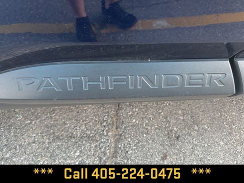 Used 2025 Nissan Pathfinder SL AWD/4WD image 35