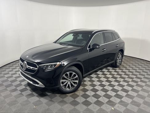 Used 2026 Mercedes-Benz GLC 300 image 1