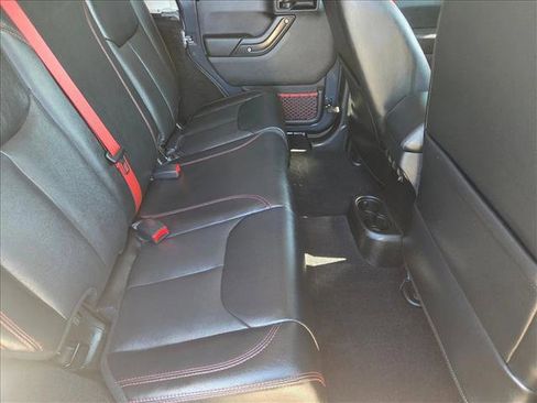 Used 2017 Jeep Wrangler Unlimited Rubicon image 18