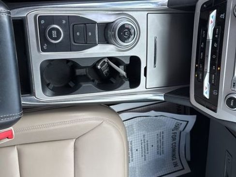 Used 2021 Ford Explorer XLT w/ Equipment Group 202A image 31