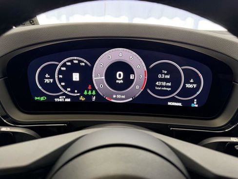 Certified 2025 Porsche Cayenne AWD/4WD image 21