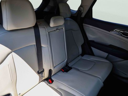 Certified 2023 Kia Sportage EX AWD/4WD image 24