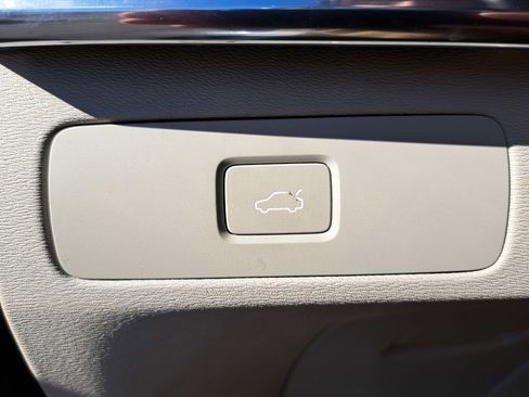 Used 2023 Volvo XC90 B6 Plus w/ Protection Package Premier image 10