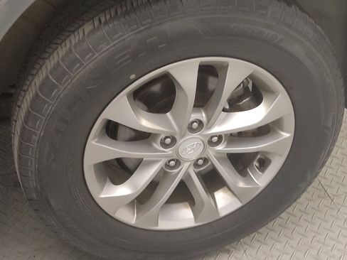 Used 2019 Hyundai Santa Fe SE image 31