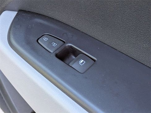 Used 2023 Hyundai Venue SEL image 32