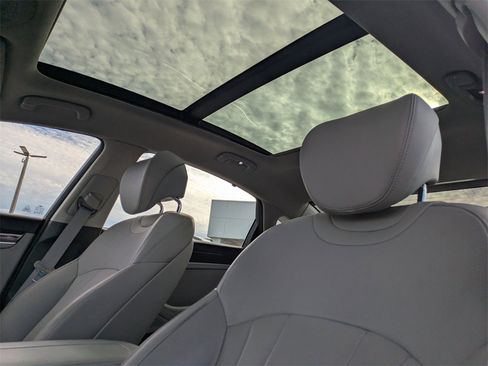 Used 2018 Genesis G80 3.8 w/ Option Group 02 image 19