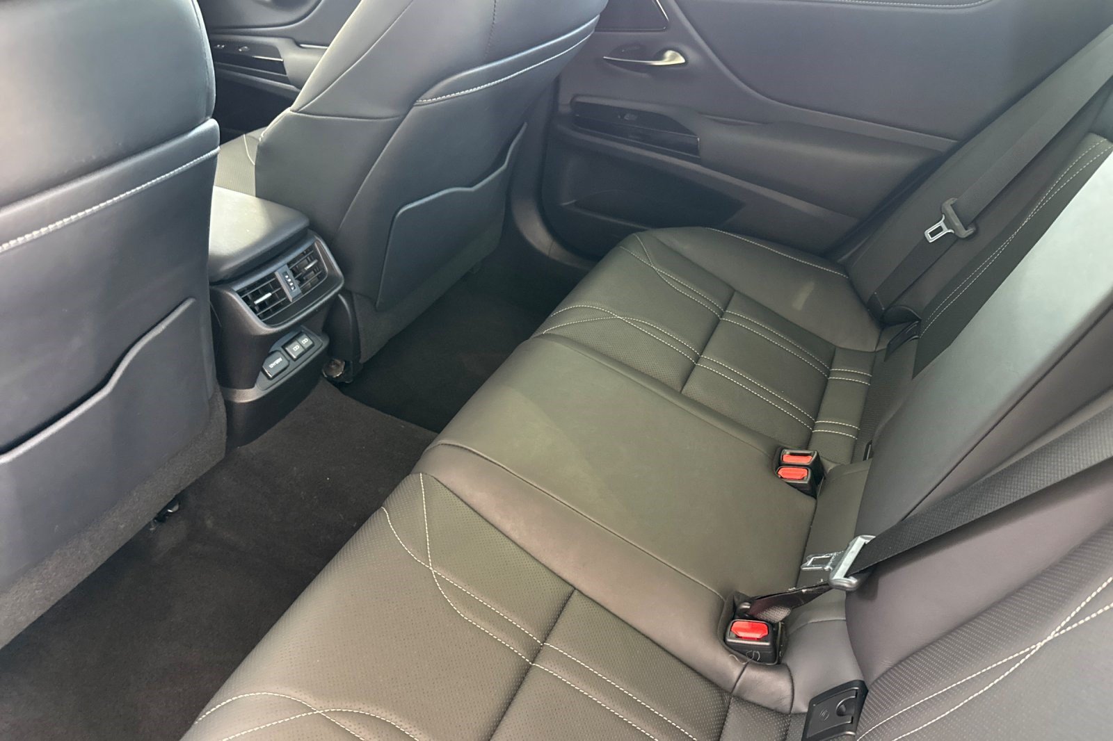 Used 2024 Lexus ES 350 w/ Accessory Package (Z2) FWD image 15