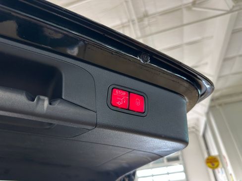 Used 2021 Mercedes-Benz GLC 300 4MATIC image 45