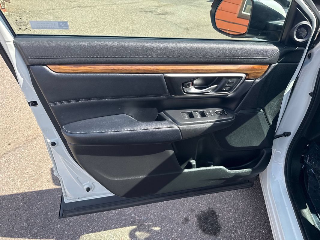 Used 2018 Honda CR-V Touring image 9