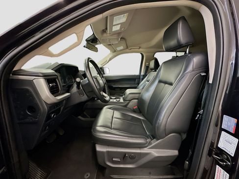 Used 2024 Ford Expedition XLT image 13
