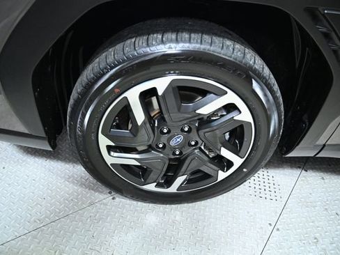 Used 2025 Subaru Forester Limited w/ Popular Package image 19