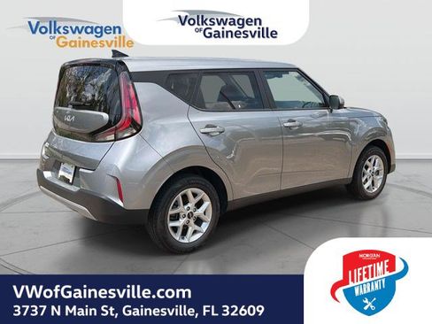 Used 2025 Kia Soul LX w/ LX Technology Package FWD image 4