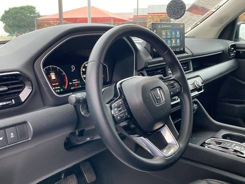 Used 2025 Honda Pilot EX-L image 8