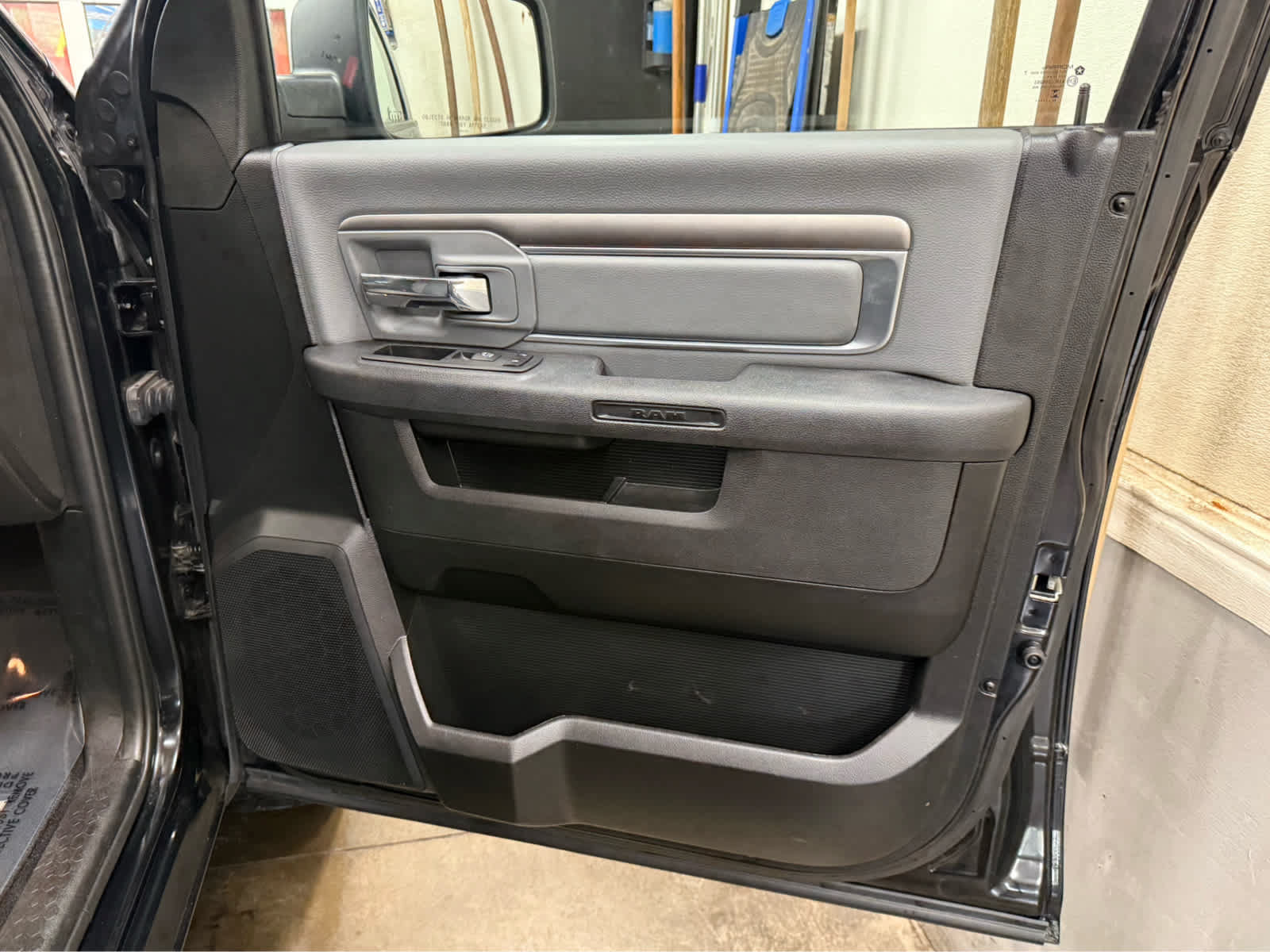 Used 2023 RAM 1500 Classic SLT AWD/4WD image 28