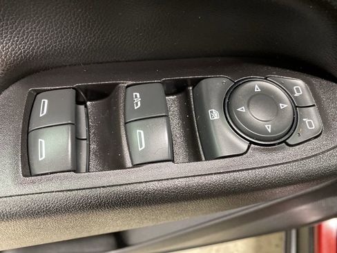 Used 2019 Chevrolet Equinox LT image 28