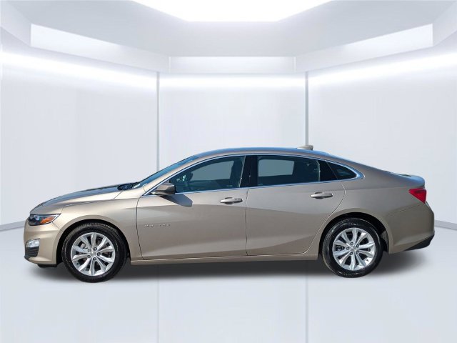 Used 2025 Chevrolet Malibu LT FWD image 2