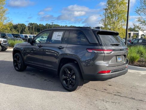 New 2025 Jeep Grand Cherokee Limited w/ Black Appearance Package image 44