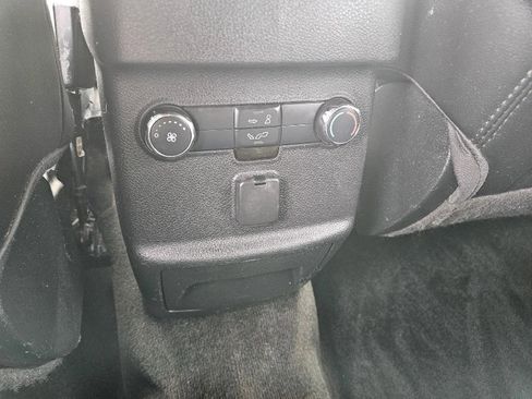 Used 2017 Ford Explorer XLT w/ Equipment Group 202A AWD/4WD image 18