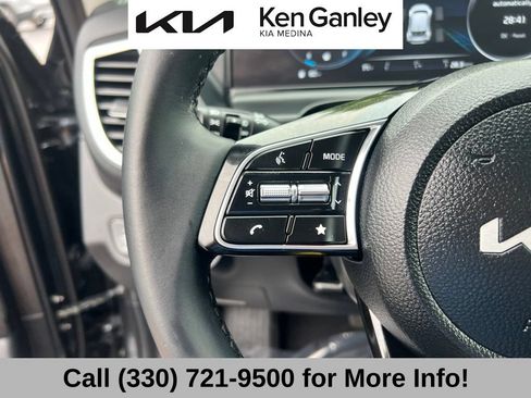Certified 2025 Kia Seltos EX AWD/4WD image 31