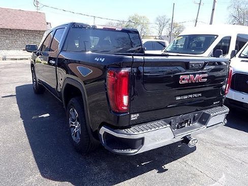 Used 2025 GMC Sierra 1500 SLT AWD/4WD image 3