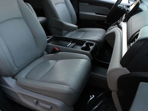 Used 2018 Honda Odyssey EX-L image 27