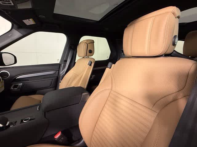 New 2026 Land Rover Discovery Limited Edition AWD/4WD image 15