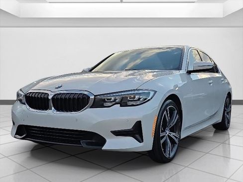 Used 2019 BMW 330i xDrive 330i xDrive w/ Driving Assistance Package image 2
