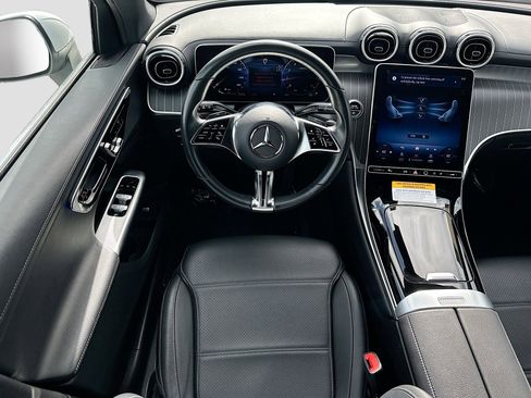 Used 2024 Mercedes-Benz GLC 300 image 20