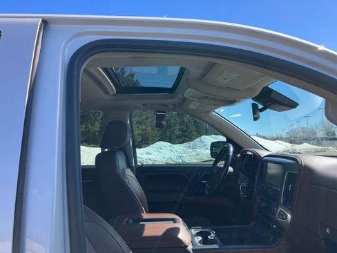 Used 2015 Chevrolet Silverado 1500 High Country w/ High Country Premium Package AWD/4WD image 20