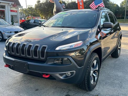 Used 2016 Jeep Cherokee Trailhawk w/ Comfort/Convenience Group image 23