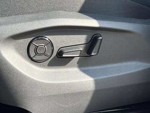 New 2026 Volkswagen Tiguan SE R-Line FWD image 13