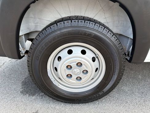 Used 2023 RAM ProMaster 2500 w/ Advance Safety Group (B) FWD image 20